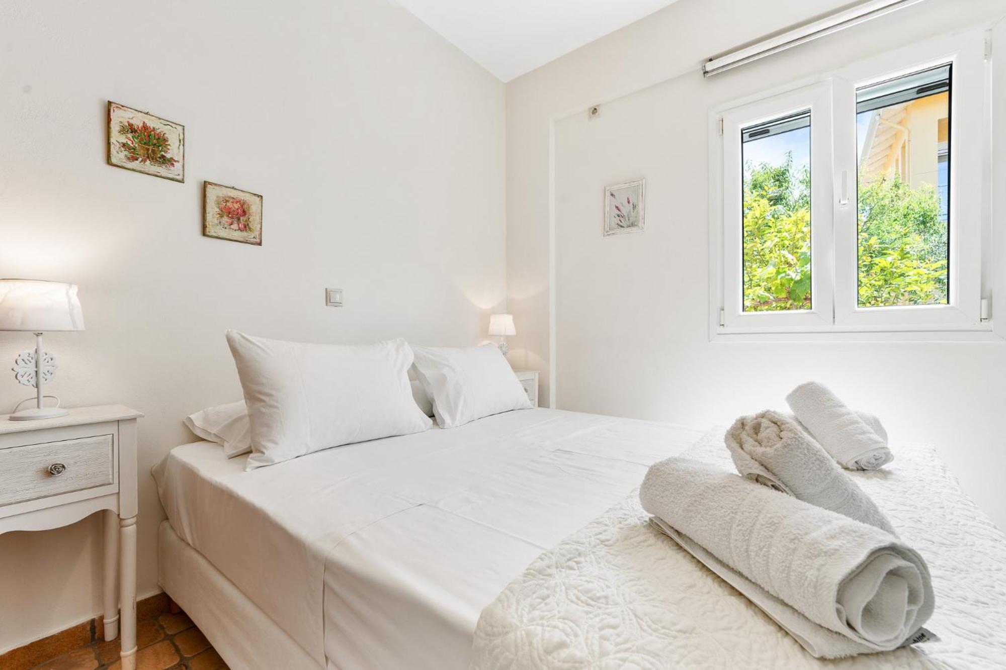 Villa Erato Tsoukaládhes Pokoj fotografie